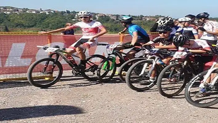 Yalova MTB CUP Dağ Bisikleti Yarışlarından 4 Altın Madalya