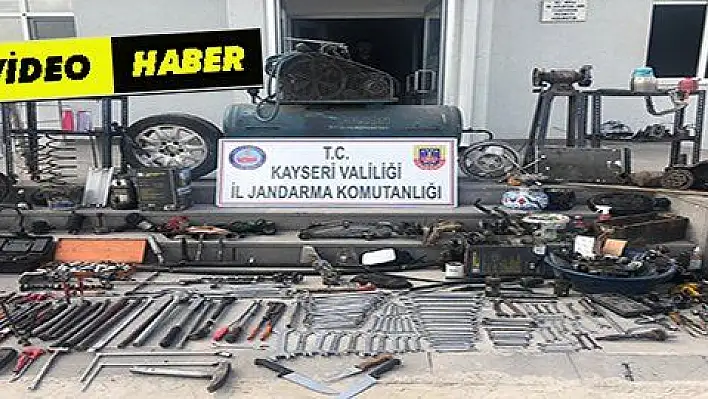 Jandarmanın durdurduğu araçtan 450 parça çalıntı malzeme çıktı