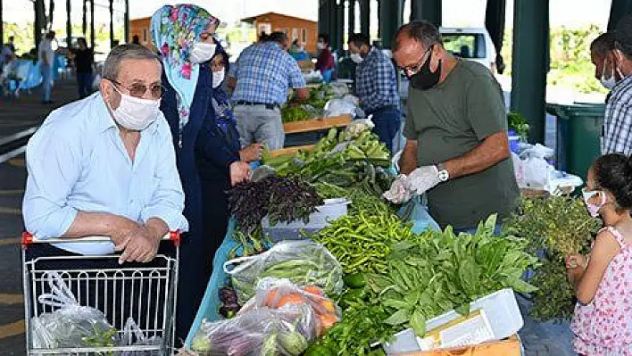 Doğal Ürünler Pazarı organik ürünleriyle dikkati çekiyor