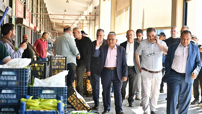 Kayseri Hal Kompleksi'nde sabah mesaisi