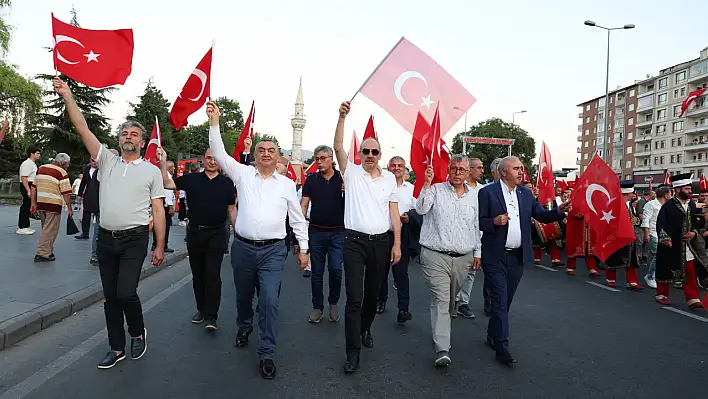 Kayseri iş dünyasından demokrasi nöbeti: 'Kahrolsun darbeciler'