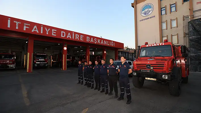 Kayseri İtfaiyesi Kırşehir'deki alevlere müdahale için harekete geçti