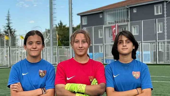 Kayseri Kadın Futbol Kulübü'nün Üç Yıldızı U15 Millî Takım Yolunda