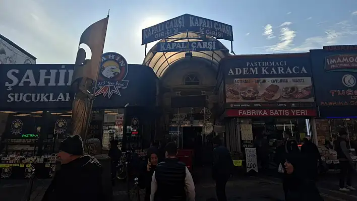 Kayseri Kapalıçarşı'da tarihi yangın: Neredeyse tamamı yok oldu ama dimdik ayakta!