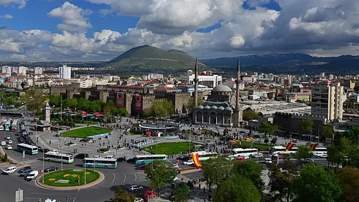 Kayseri kısa kısa: Yangın, Grev, Sektör krizi, Next Sosyal, Sağanak Yağış, Kayserispor...