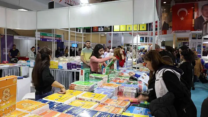 Kayseri Kitap Fuarı, ünlü yazarların uğrak yeri oldu