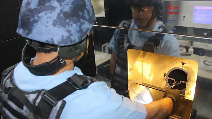 Kayseri Kriminal Polis Laboratuvarı yeni binasında 10 ile hizmet veriyor