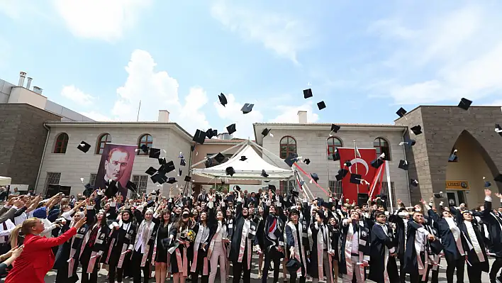 Kayseri Lisesi'nde Mezuniyet Töreni