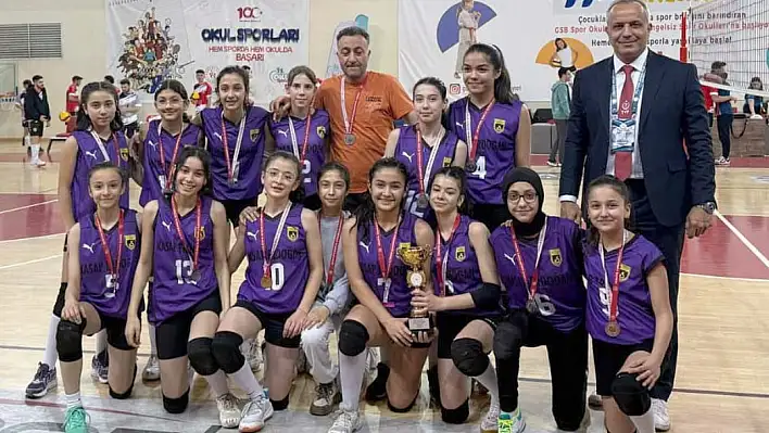 Kayseri Midi Kızlar Voleybol Ligi'nde birinci belli oldu!