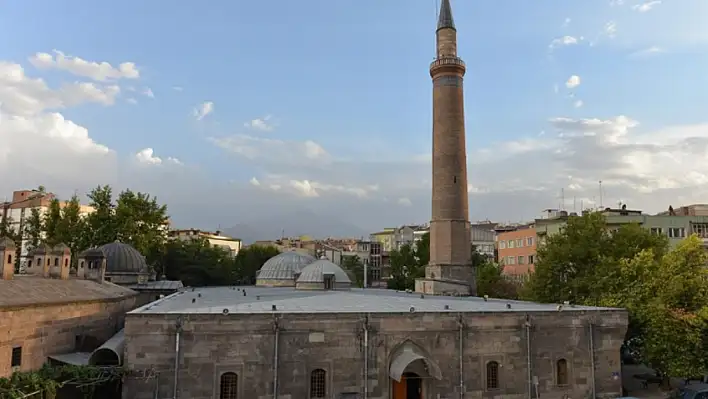 Kayseri Namaz Vakitleri (22 Ağustos)