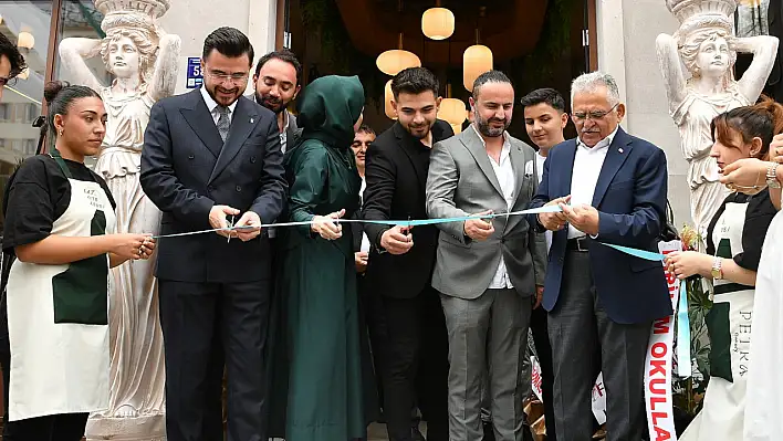 Kayseri'nin cazibe merkezinde bir Cafe daha açıldı!