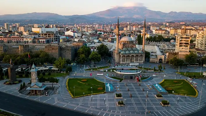 Kayseri'nin çevresinde görüldü- Çok az kişi bunu görebiliyor