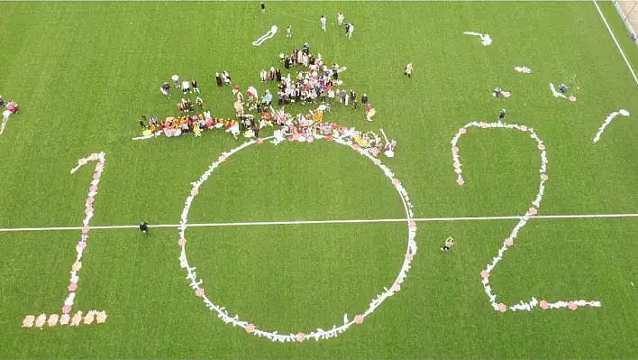 Kayseri'nin ilçesinde Cumhuriyet coşkusu!