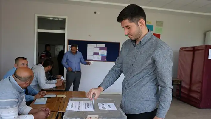 Kayseri'nin komşusu da oy vermeye başladı!