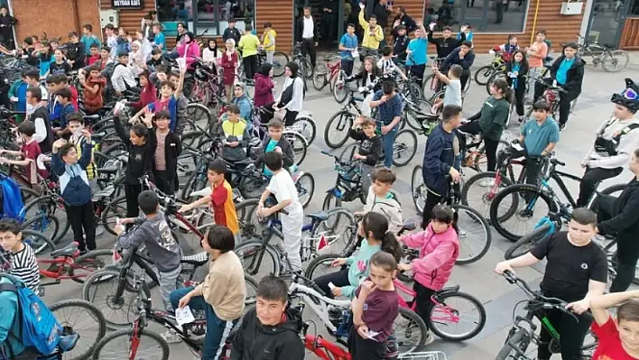 Kayseri'nin o ilçesinde altın ödüllü 19 Mayıs bisiklet turu