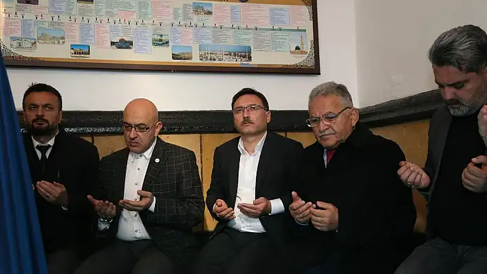 Kayseri'nin önemli isimleri Cami-i Kebir'de namaz kıldı