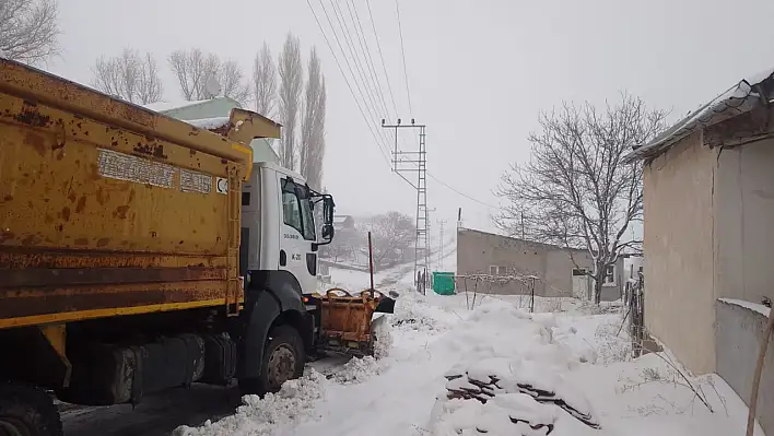 Kayseri'nin ulaşım mesaisi: 22 mahalle yolu ulaşıma açıldı!