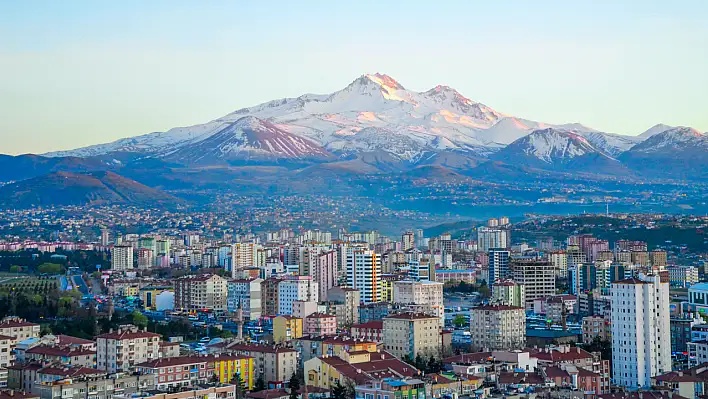 Kayseri'nin Ünlü Türküsü Ağlaya Ağlaya Yazıldı