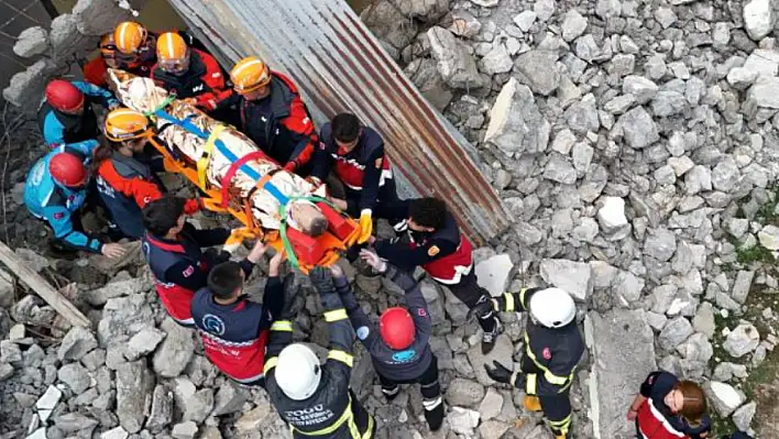 Kayseri'nin yanı başındaki deprem tatbikatı gerçeği aratmadı!