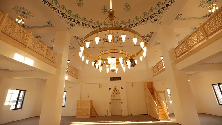 Kayseri'nin yeni camisi açılış için gün sayıyor!