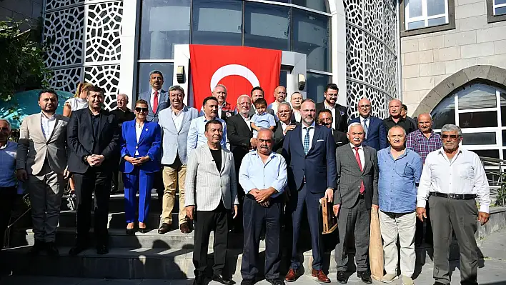 Kayseri protokolü dağıtım törenine katıldı!