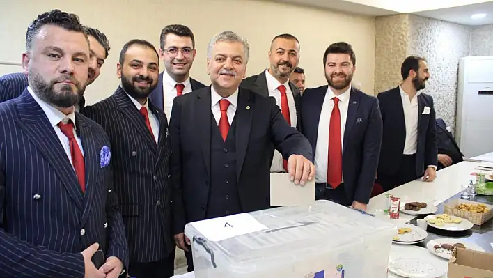 Kayseri Sarraflar Derneği'nde Adnan İncetoprak yeniden başkan seçildi