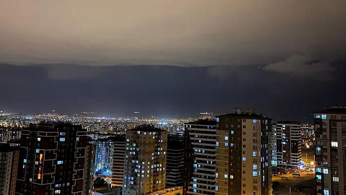 Kayseri semaları dikkat çekti: Gökyüzü beyaza büründü!