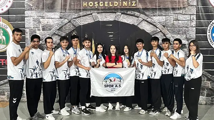 Kayseri Spor A.Ş. İzmir'de Zirveyi Zorladı