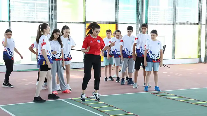 Kayseri Spor A.Ş. yaz döneminde 16 branşta eğitim veriyor!