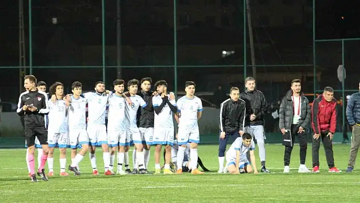 Kayseri Atletikspor namağlup şampiyon oldu