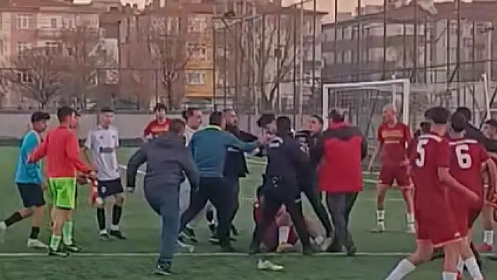 Kayseri U18 Ligi'nde futbolcular tekme tokat birbirlerine girmiştiler! Cezaları belli oldu