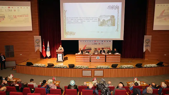 Kayseri Üniversitesi'nde Türk dünyası edebiyatı paneli düzenlendi