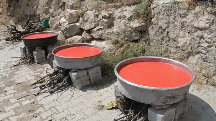 Kayseri usulü salça yapımı: Odun ateşi, salça makinesi ve geleneksel tarif!