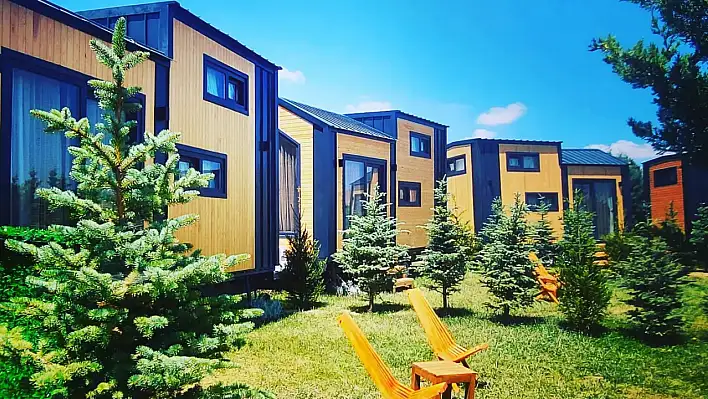 Kayseri'ye 143 km uzaklıkta doğanın kucağında konfora kaçış: Tiny House ve Bungalovlar…