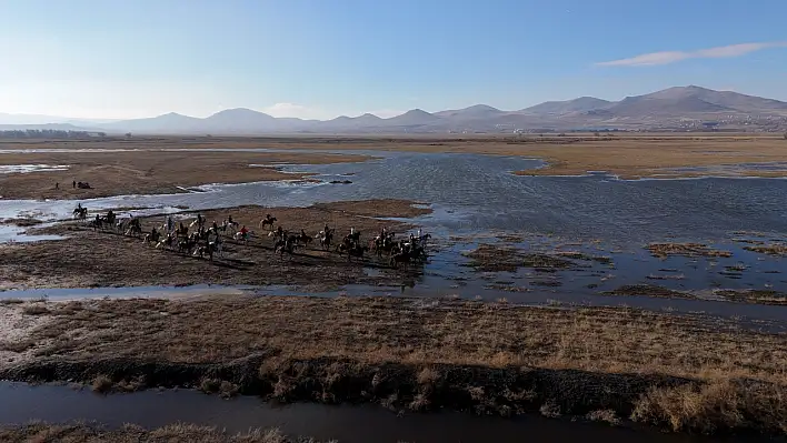 Kayseri yine Türkiye'de bir ilke imza attı - Atlı safari başladı!