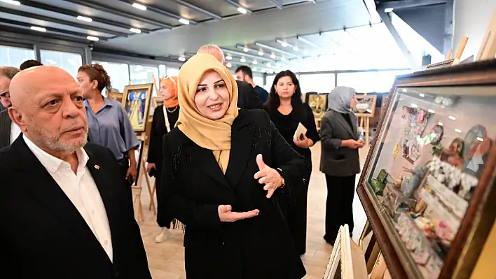 Kayserili El Sanatları Sanatçısı Emine Özdemir Ankara'da sergi açtı!