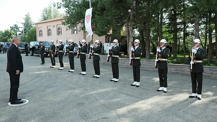 MSÜ 3.'sü Kayseri'den çıktı! - Ödülünü bakın kimden aldı?