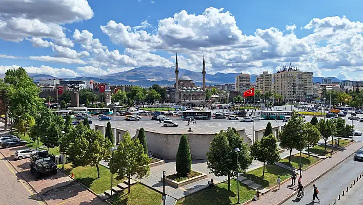 Kayserili Kadınlar Cumhuriyet Meydanı'ndan Şikâyetçi