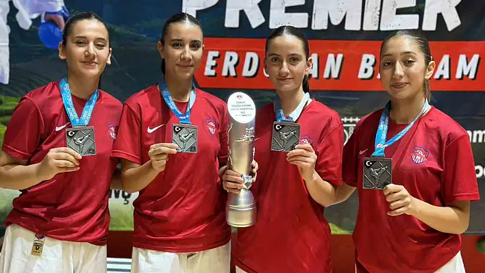 ,Kayserili Karateciler 5 madalya ile döndü!