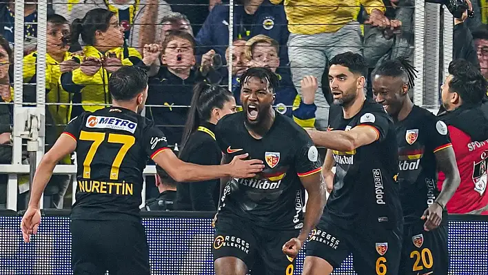 Kayserispor 9 eksikle gittiği İstanbul'dan 1 puanla döndü! (3-3)