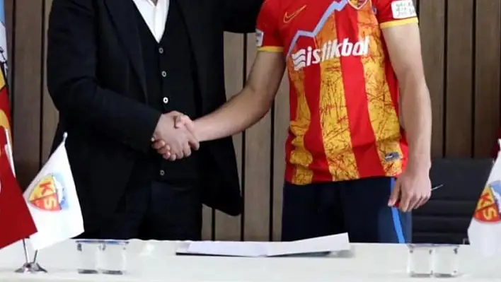 Kayserispor'da beklenen imza atıldı