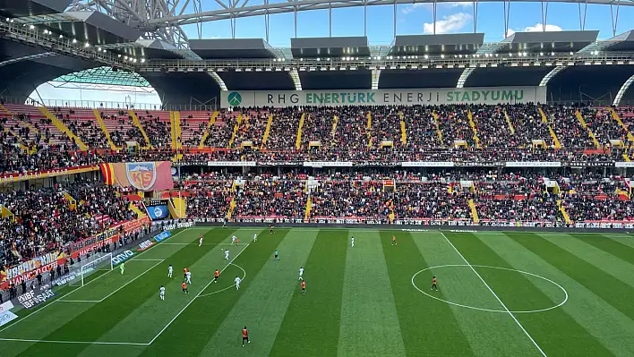 Kayserispor'da sakatlık şoku! Oyuna devam edemedi