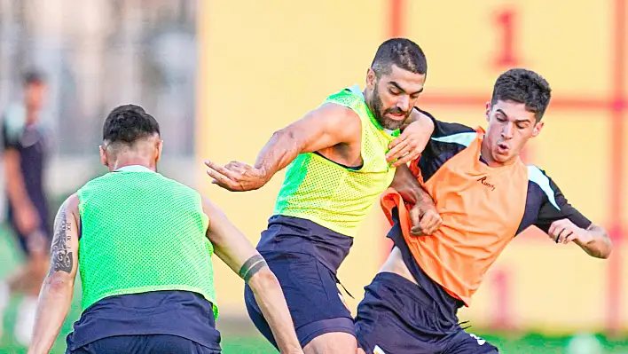 Kayserispor'da yaprak dökümü devam ediyor! Büyük pazarlık sürüyor