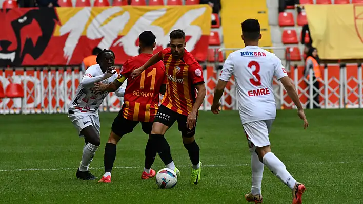 Kayserispor Gaziantep maçında ilk yarı sona erdi: Kayserispor 1 - Gaziantep 2