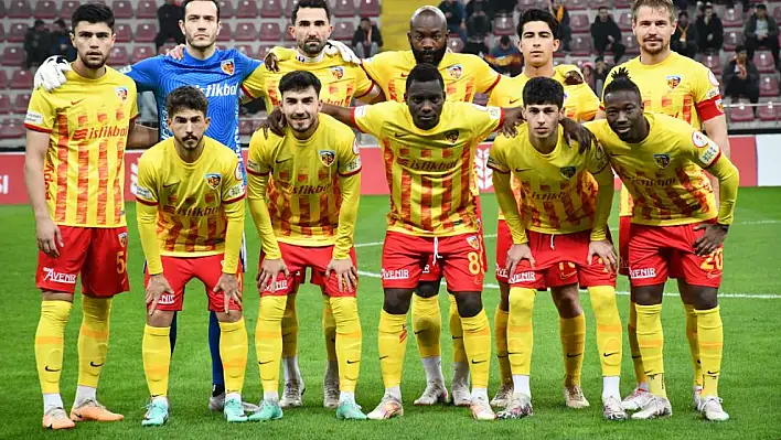 Kayserispor kendi sahasında Vanspor'u 4-0 mağlup etti