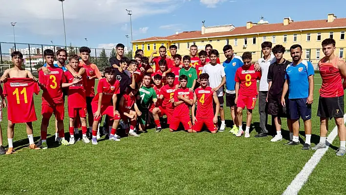 Kayserispor rakibine gol yağdırdı!