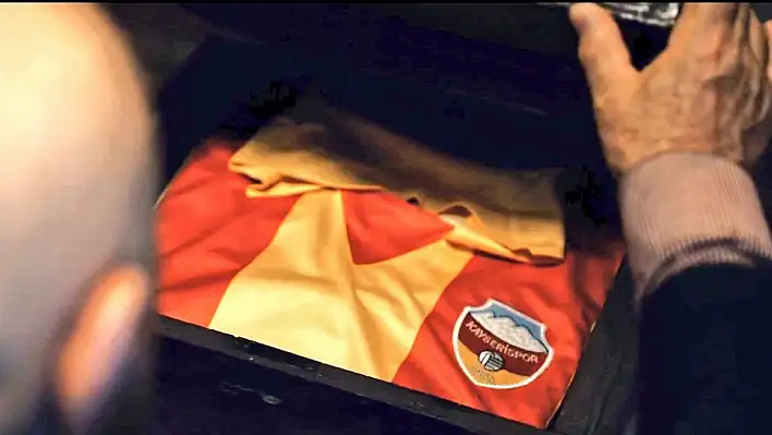 Kayserispor taraftarından retro formalara yoğun ilgi! Satışa sunulacak mı?