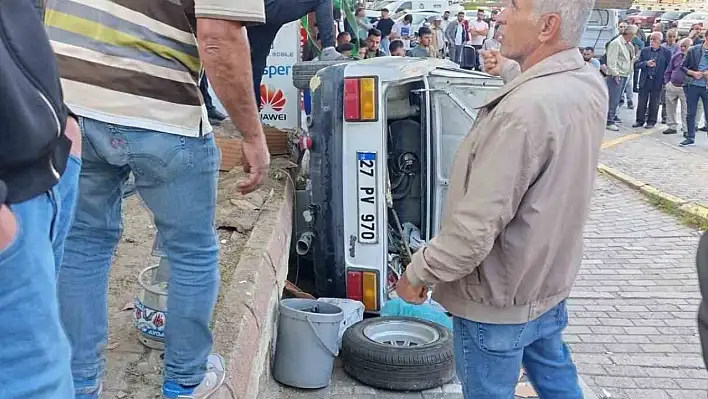 Kayseri'de kaza yapan otomobil yan yattı: 1 yaralı
