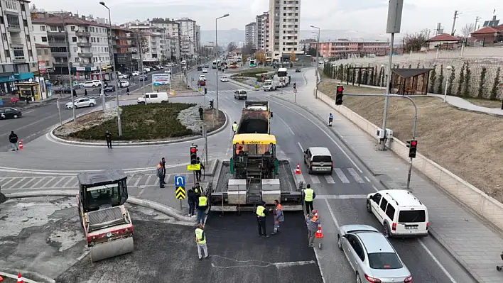 Kentin önemli ana arteri yenileniyor!