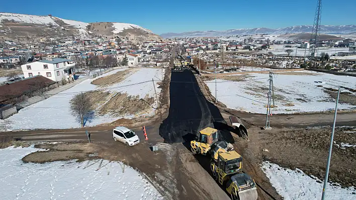 Kepez'de asfalt çalışması kesilen kurban ve dualar eşliğinde başladı